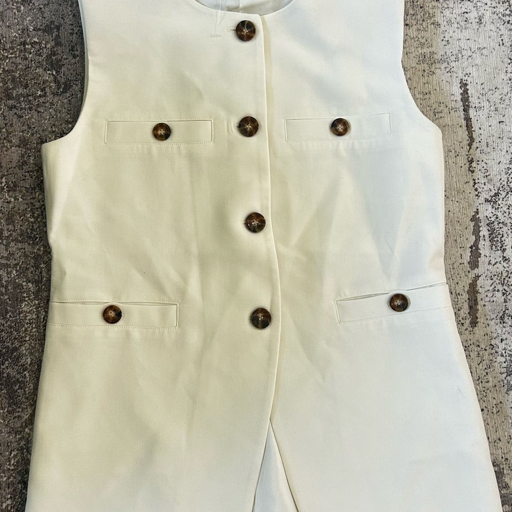 Joie Sleeveless White Top – Chic & Effortless Style